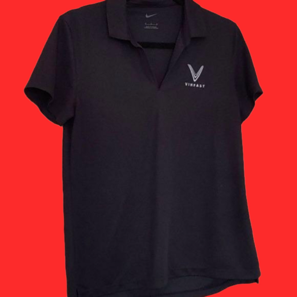 Nike Vinfast Womens polo medium PRICE FIRM 💥
